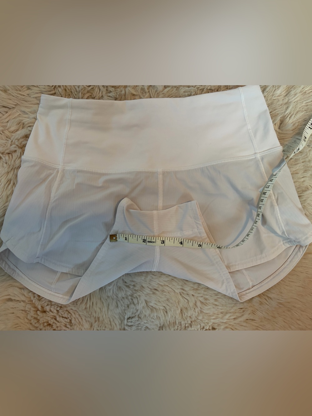 Lululemon Speed Up High-Rise Short 2.5" - white, size 2. - Picture 4 of 8